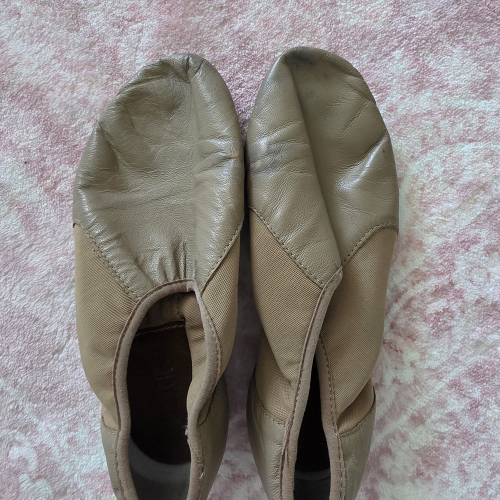 Bloch Kids Tan Slippers